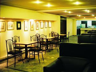 Mirage Hotel Lahore Bagian luar foto